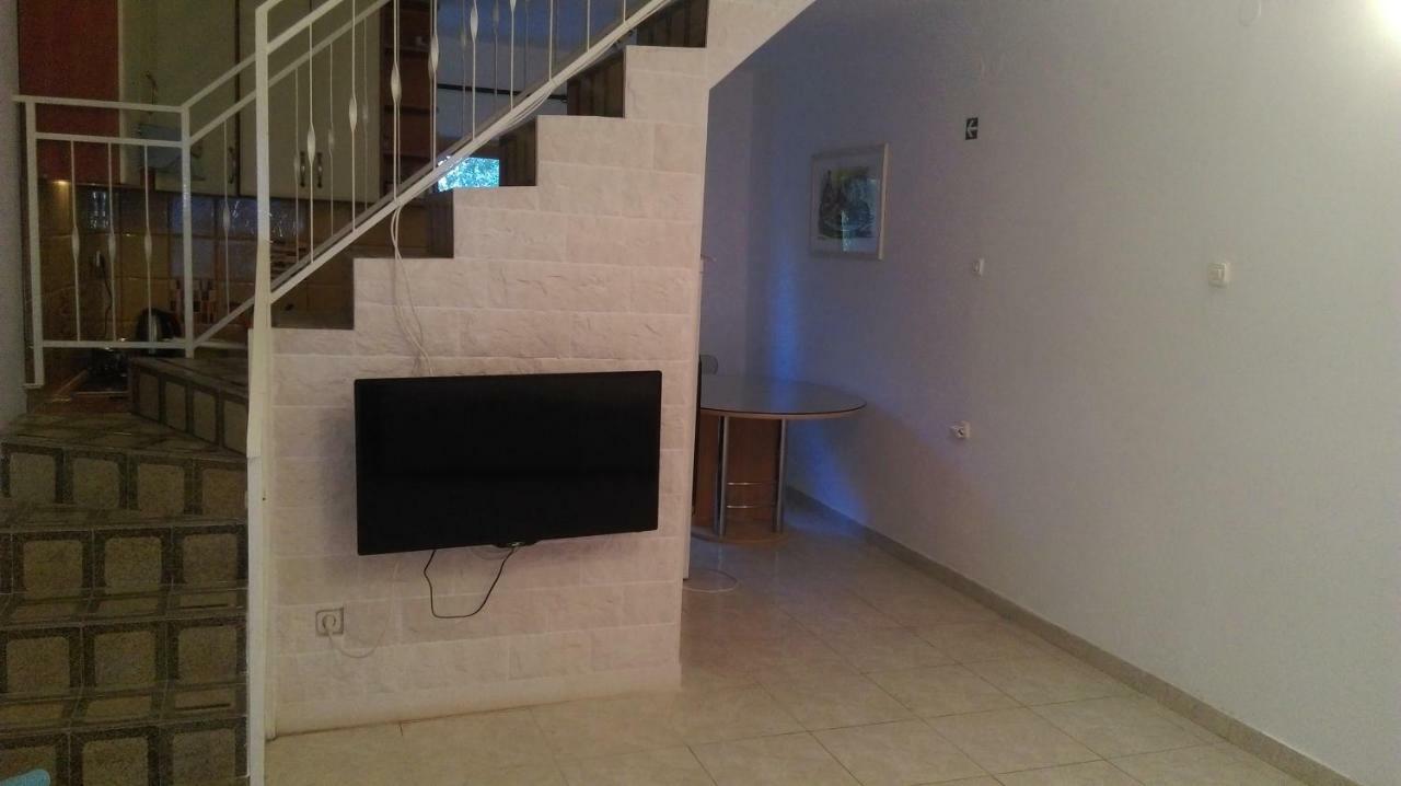 Apartman Restovic Бол Экстерьер фото